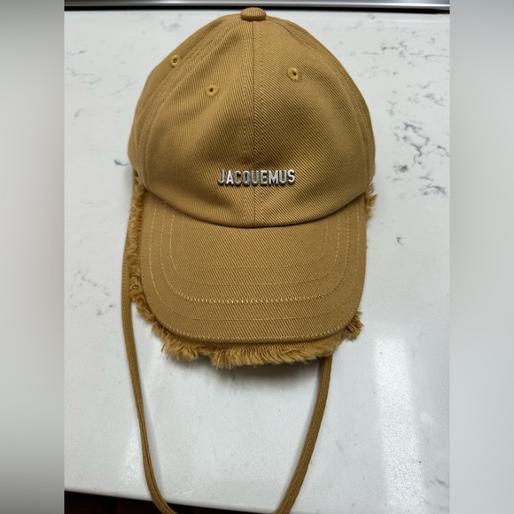 Jacquemus Accessories - NWT Jacquemus Camel Frayed Edge Cap